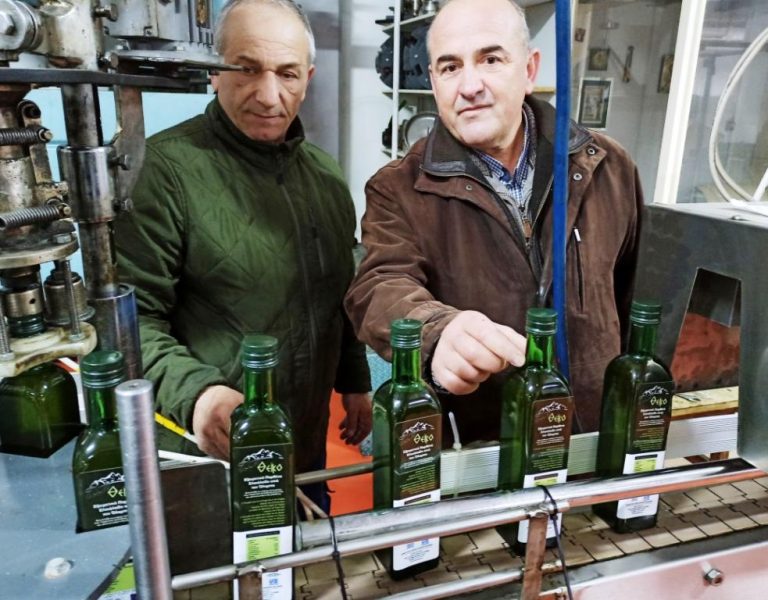 Tο τυποποιημένο ελαιόλαδο « Θεϊκό Όλυμπος» ( 0,5 λίτρα ) "τρέχει" με 6,49 το κιλό στην Πιερία ! !- Ένα από τα καλύτερα της Ελλάδας