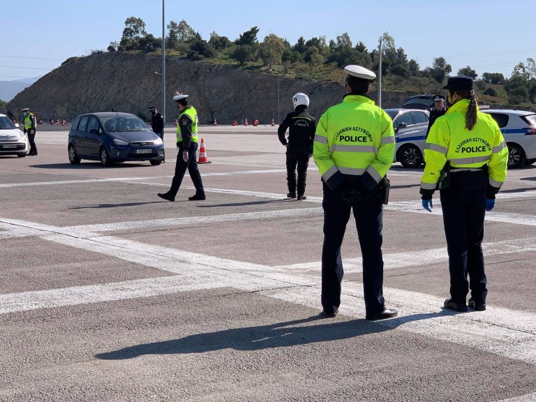 Απαγόρευση κυκλοφορίας: Μπλόκα σε λιμάνια, ΚΤΕΛ και διόδια ενόψει Πάσχα