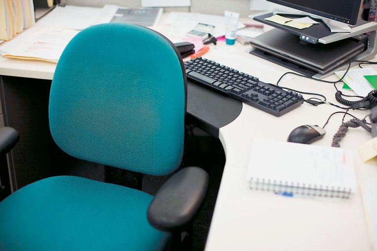 Τρεις ώρες παραπάνω θα δουλεύουν όσοι μπαίνουν σε καραντίνα