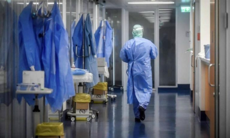 Θετική στον κορωνοϊό αναπληρώτρια εκπαιδευτικός σε σχολείο της Πιερίας -κόλλησαν δύο μέλη του νοσηλευτικού προσωπικού του Κ.Υ. Αιγινίου.