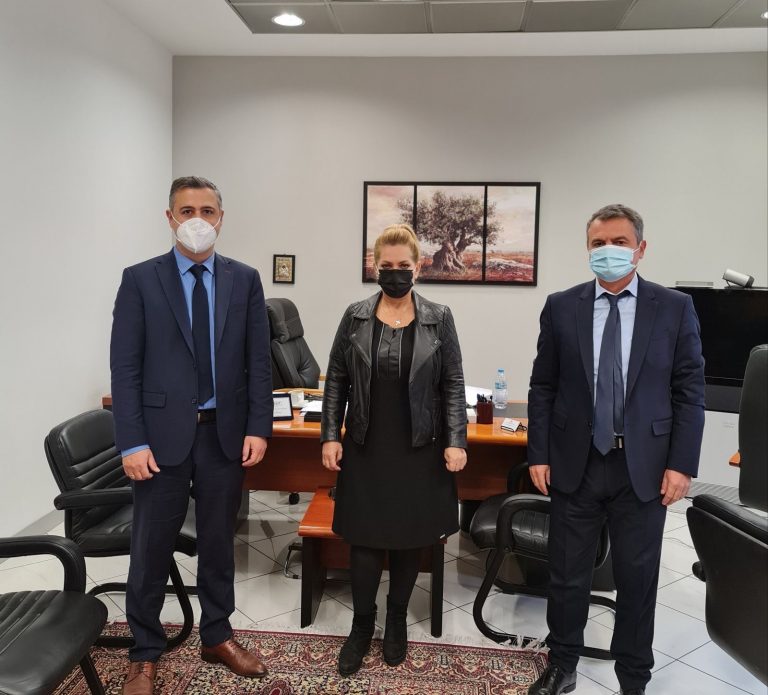 Άννα Μάνη - Παπαδημητρίου: Συνάντηση με τον Γ.Γ. του Υπ. Υγείας  Ι.Κωτσιόπουλο, το Διοικητή της 3ης Υ.Π.Ε. Μακεδονίας,  Π. Μπογιατζίδη και τον Υποδιοικητή K.Χρίστογλου, για τα θέματα του Νοσοκομείου της Κατερίνης.