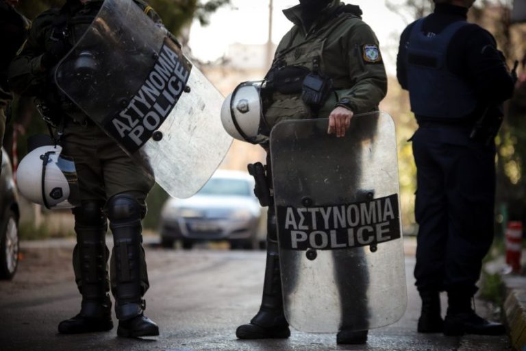 Η απαγόρευση συναθροίσεων προκαλεί αντιδράσεις