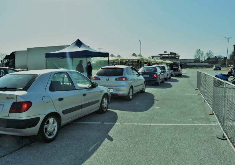 Με ασφάλεια και τάχιστη εξυπηρέτηση η 1η ημέρα διανομής τροφίμων κλπ. σε άπορους δημότες Κατερίνης