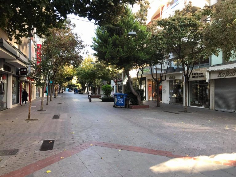 Lockdown: Αλλάζει ο κωδικός 6 - Μετακινήσεις μόνο με τα πόδια