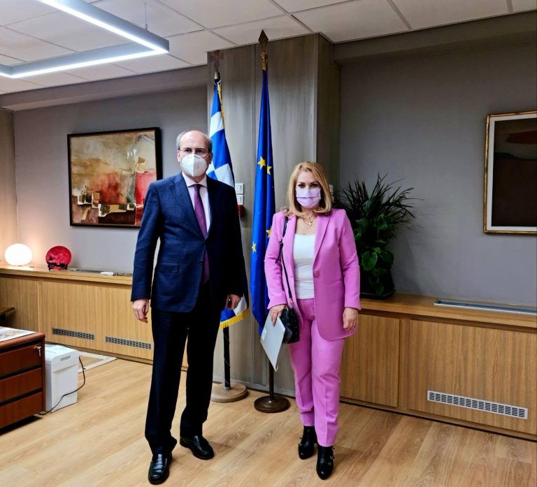 Άννα Μάνη - Παπαδημητρίου: Εργάτες γης, στο τελικό στάδιο η ρύθμιση - Από σήμερα η πλατφόρμα για την προκαταβολή σύνταξης