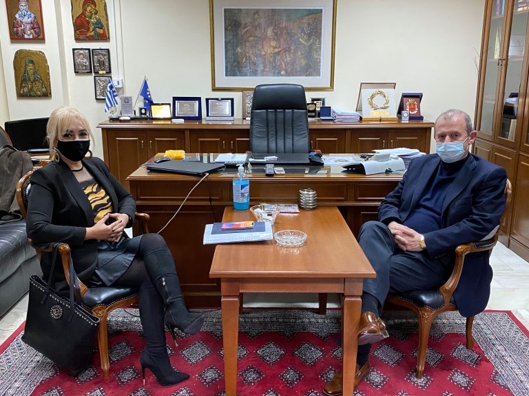 Συνάντηση εργασίας μεταξύ του προέδρου του Επιμελητηρίου Πιερίας και της αντιπεριφερειάρχη Πιερίας