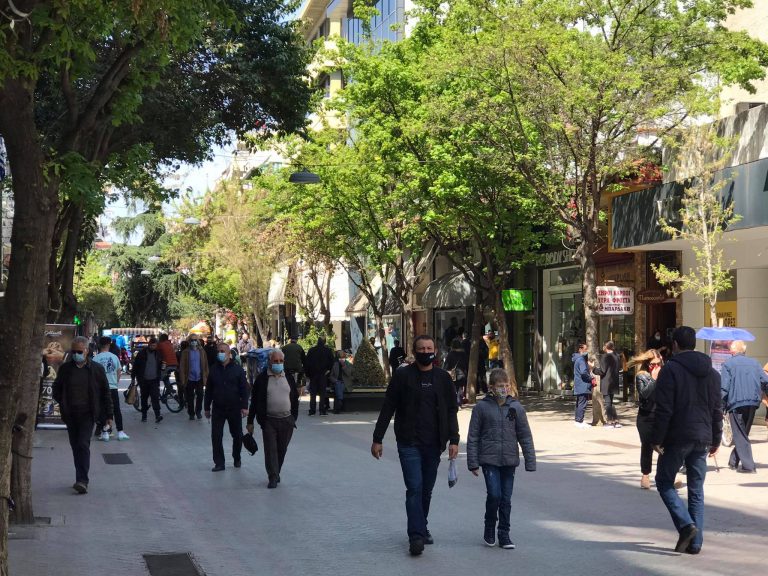 «Πράσινο φως» μόνο στις διαδημοτικές από τους λοιμωξιολόγους – Από 15 Μαΐου η κατάργηση του SMS