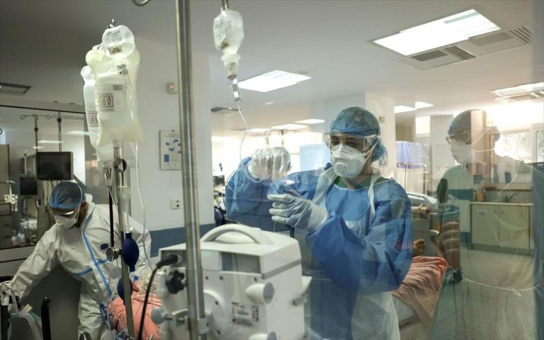 Που εντοπίζονται τα 3.015 νέα κρούσματα