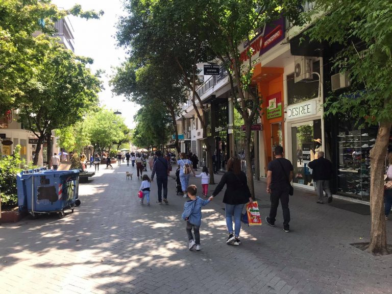 Ελευθέρα τα ταξίδια από την Παρασκευή, διευρύνεται το ωράριο, την Πέμπτη οι ανακοινώσεις για τον Τουρισμό, τελειώνουν τα sms