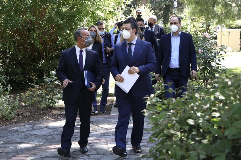 Συνάντηση του Περιφερειάρχη Κεντρικής Μακεδονίας Απόστολου Τζιτζικώστα με τον Υπουργό Οικονομικών Χρήστο Σταϊκούρα - Σύσκεψη με φορείς της Περιφέρειας
