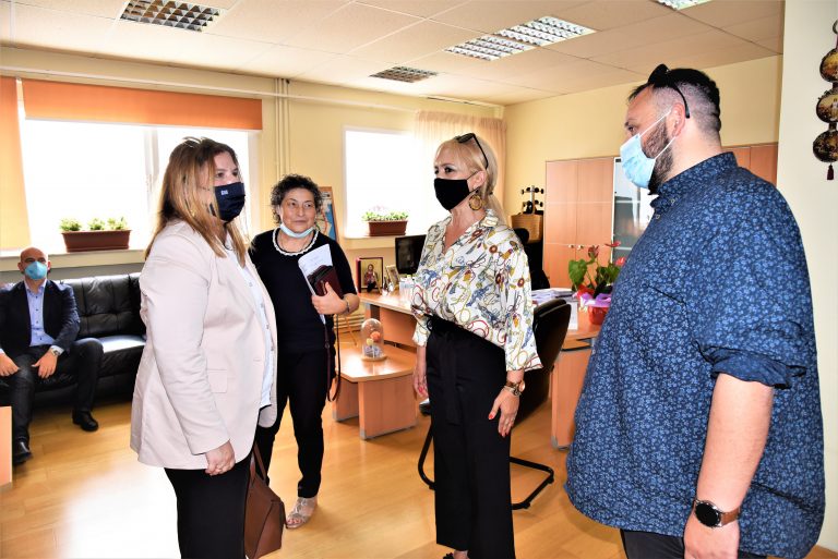 Επίσκεψη της Υφυπουργού Εργασίας και Κοινωνικών Υποθέσεων, Μαρίας Συρεγγέλα στην Αντιπεριφερειάρχη Πιερίας