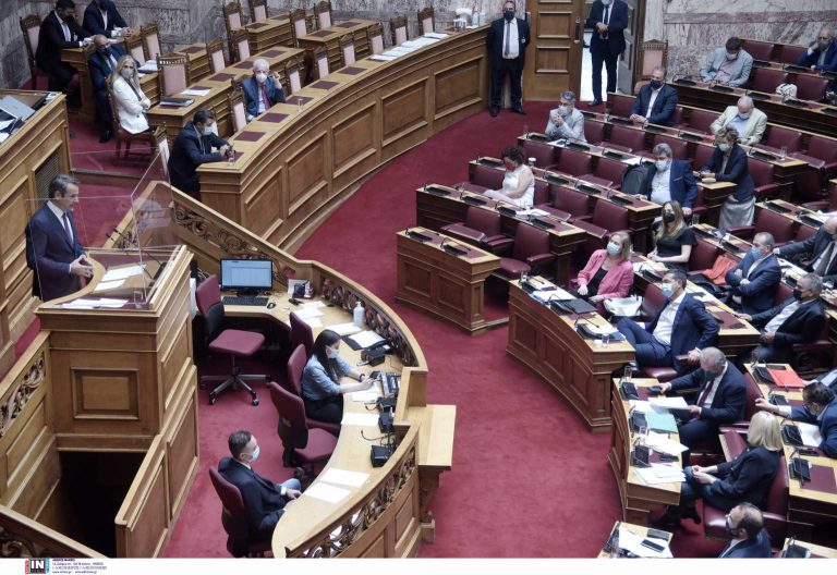 Υπερψηφίστηκε με 158 «ναι» το εργασιακό νομοσχέδιο