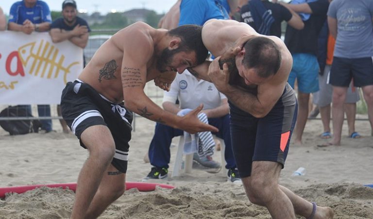 Πρόσκληση εθελοντών για τη διεξαγωγή  του Παγκόσμιου Πρωταθλήματος Πάλης στην άμμο