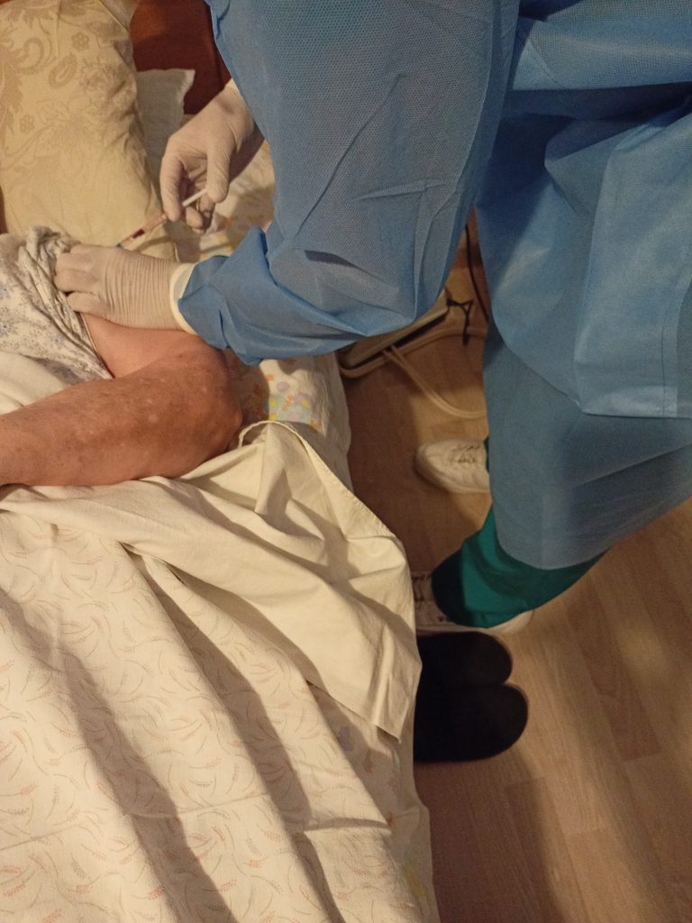 Συνεχίζονται οι κατ΄ οίκον εμβολιασμοί στο δήμο Πύδνας-Κολινδρού