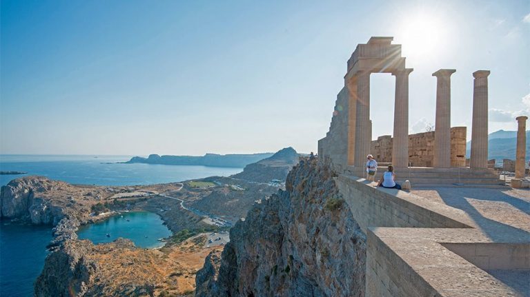 Καλό το πρώτο οκτάμηνο για τον τουρισμό - Στα 756 ευρώ της μέσης δαπάνης ανά ταξίδι, από 590 ευρώ το 2019