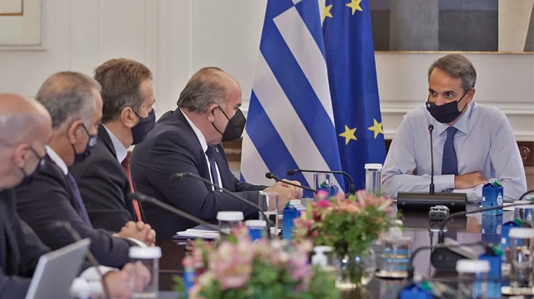 Κ. Μητσοτάκης: Οικονομία και κοινωνία δεν θα ξανακλείσουν - Σύσκεψη με εκπροσώπους των φορέων του εμπορίου και της εστίασης