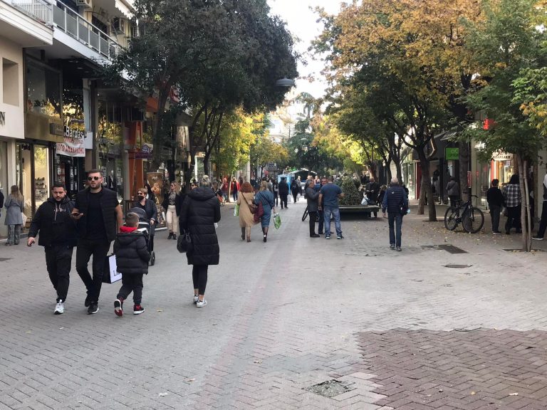 Από τις 16 Δεκεμβρίου το εορταστικό ωράριο στα καταστήματα της Κατερίνης