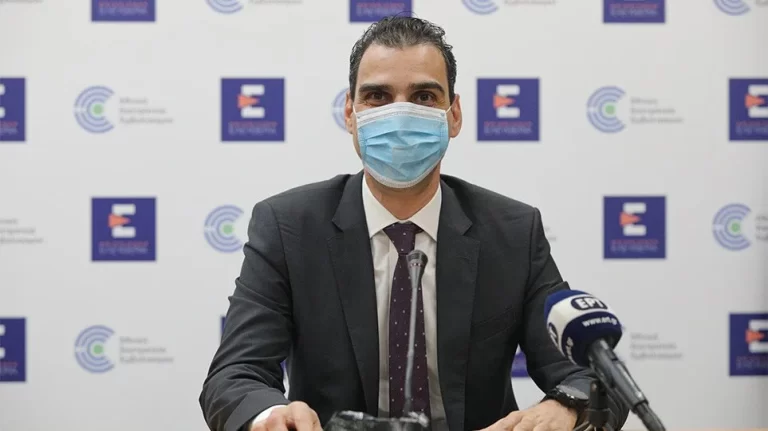 Τρεις μήνες μετά την ολοκλήρωση του εμβολιασμού η τρίτη δόση για όλους τους πολίτες από 18 και άνω