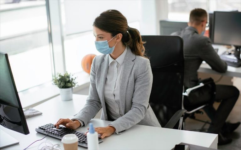 Αρκεί το rapid test για να θεωρείται δικαιολογημένα απών από την εργασία του εργαζόμενος που νοσεί με covid -19