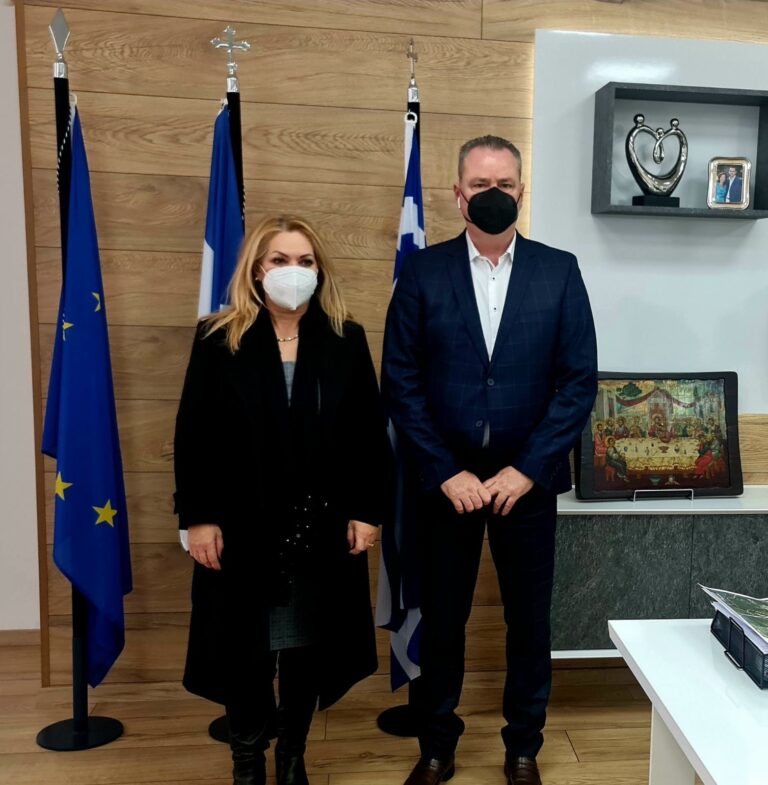 Α. Μάνη-Παπαδημητρίου: Η Κυβέρνηση στηρίζει τις τοπικές κοινωνίες, στηρίζει την Αυτοδιοίκηση - Συνάντηση με το Δήμαρχο Κατερίνης, Κ. Κουκοδήμο