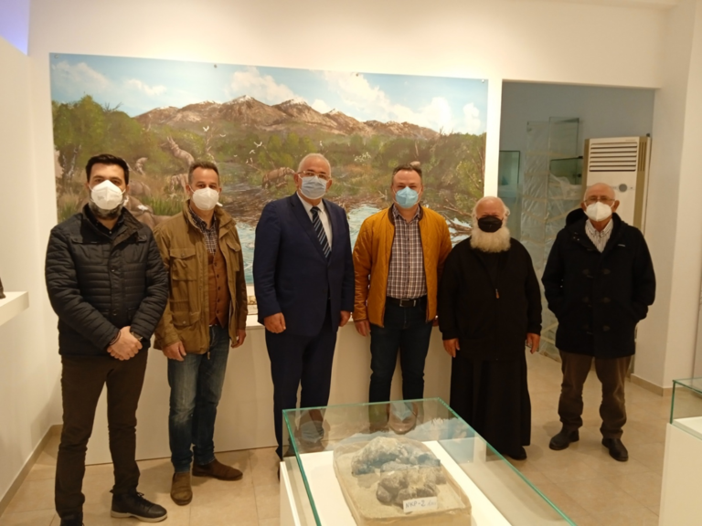 Επίσκεψη του Βουλευτή Πιερίας Σάββα Χιονίδη στο Εκθετήριο "Μαστόδοντα - Νεοκαισάρεια"