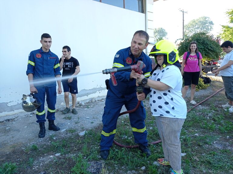 Πολυχώρος "Καφέ Κομπολόι" | Τα χαμόγελα των παιδιών η καλύτερη ανταμοιβή στην καλοκαιρινή  γιορτή του Βενιαμίν