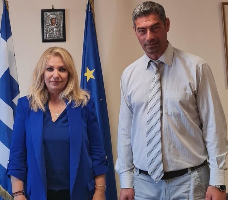 Άννα Μάνη - Παπαδημητρίου: Την ακαρπία των ακτινιδίων έθεσε στον Αντιπρόεδρο του ΕΛΓΑ, Νίκο Δούκα
