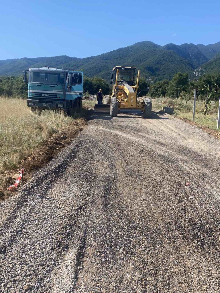 Ξεκίνησαν τα έργα αγροτικής οδοποιίας στη Δ.Ε. Δίου, ύψους 3 εκατ. Ευρώ