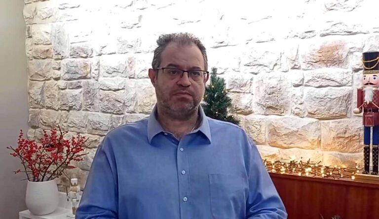 Κώστας Κουτρούπας: "Χρόνια Πολλά και καλά Χριστούγεννα σε όλους" (video)