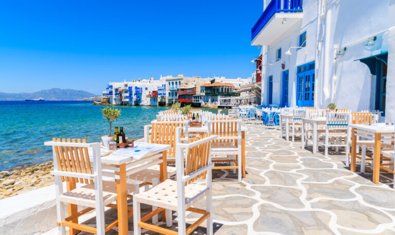 Πλώρη για πάνω από 18,2 δισ ευρώ βάζει εφέτος ο ελληνικός τουρισμός