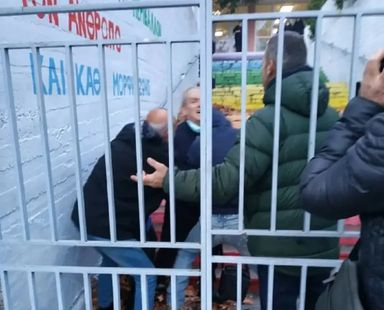 Απαγωγή διευθυντή στο Αιγίνιο: Στο εδώλιο 11 άτομα από τους αυτοαποκαλούμενους «Θεματοφυλάκες του Συντάγματος»