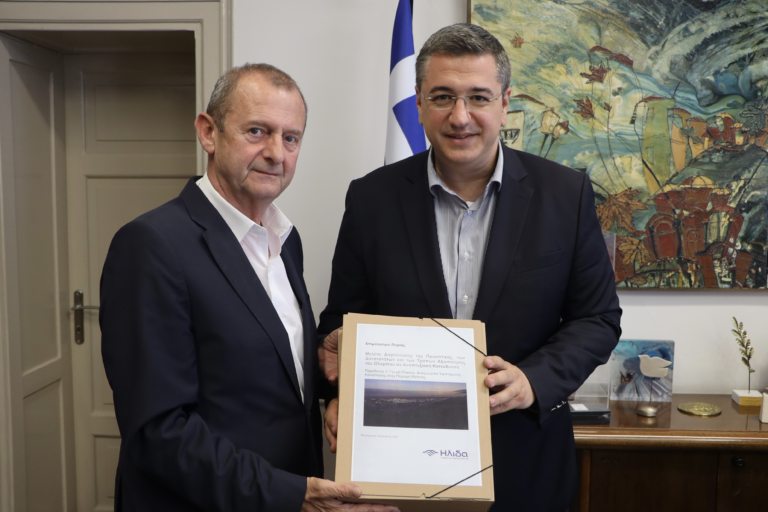 Την μελέτη αξιοποίησης του Ολύμπου παρέδωσε στον Περιφερειάρχη Απόστολο Τζιτζικώστα ο Πρόεδρος του Επιμελητηρίου Πιερίας Ηλίας Χατζηχριστοδούλου