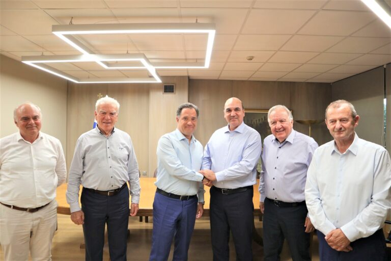 Εθιμοτυπική επίσκεψη στον Υπουργό Εργασίας  Άδωνη Γεωργιάδη από τη Διοίκηση της Κεντρικής Ένωσης Επιμελητηρίων Ελλάδος