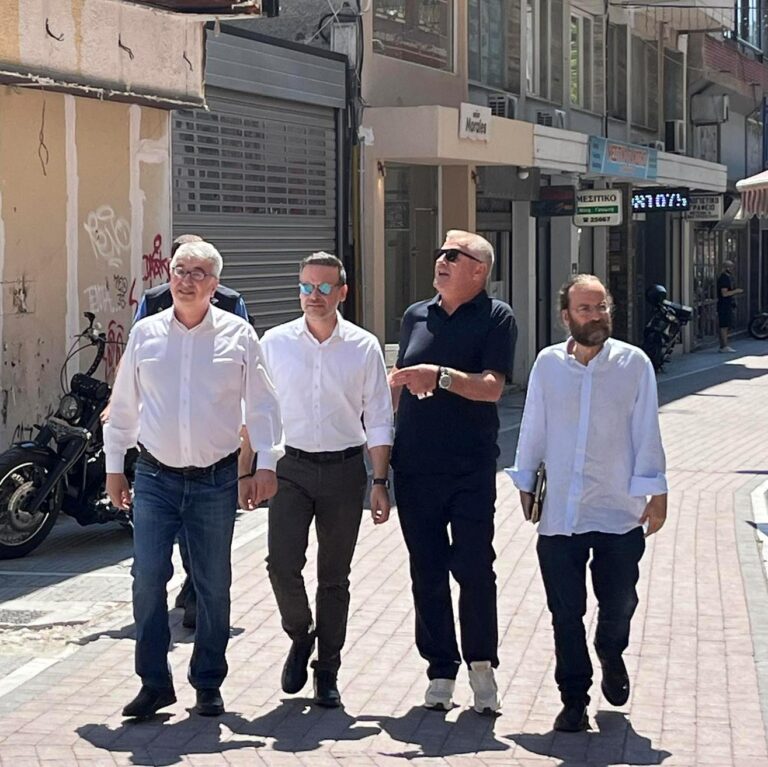 Στην Κατερίνη ο υποψήφιος πρόεδρος του ΠΑΣΟΚ Χάρης Δούκας - "Στόχος μας όχι να είμαστε δεύτεροι, αλλά η επιλογή για την προοδευτική διακυβέρνηση της χώρας"