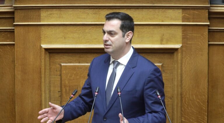 Η πρωτοβουλία του Σπύρου Κουλκουδίνα για την τοποθέτηση απινιδωτών σε αθλητικούς χώρους, γίνεται κρατική πολιτική (Βίντεο)