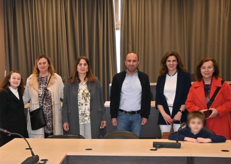 Επίσκεψη Νηπιαγωγείων στον Δήμο Κατερίνης -Προετοιμασίες για την εκδήλωση – αφιέρωμα στα 100 χρόνια από τη γέννηση του Μίκη Θεοδωράκη
