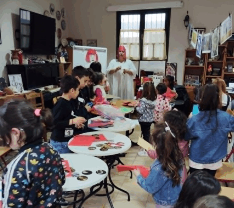 Kαλλιτεχνική δράση για παιδιά με θέμα «Τι κοινό έχουν ένα χαμόγελο, μια βούλα και ένα ηλιοτρόπιο;» 