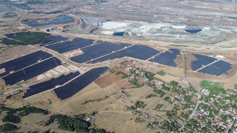 Όμιλος ΔΕΗ: Στο 90% η κατασκευή των φωτοβολταϊκών ισχύος 2,13 GWστη Δυτική Μακεδονία