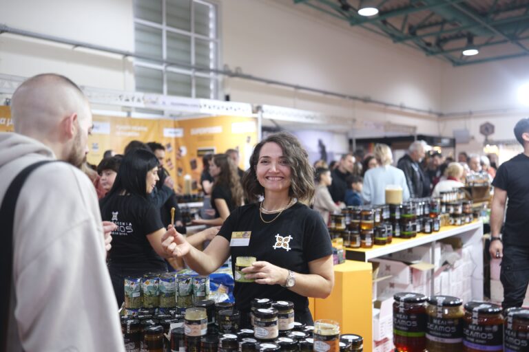 Με απόλυτη επιτυχία διεξήχθη το 16ο Φεστιβάλ Ελληνικού Μελιού και Προϊόντων Μέλισσας