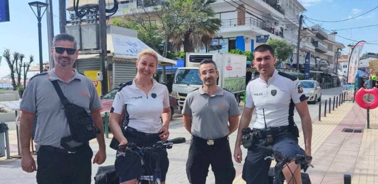Έλεγχοι στο παραλιακό μέτωπο για την απελευθέρωση των κοινόχρηστων χώρων από την δημοτική αστυνομία και την Διεύθυνση Αστυνομίας Πιερίας